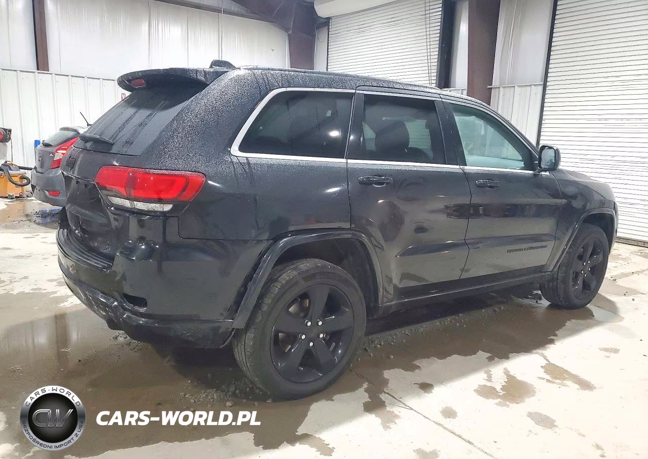 2015 Jeep Grand Cherokee Laredo VIN:1C4RJFAG8FC853918 - 3