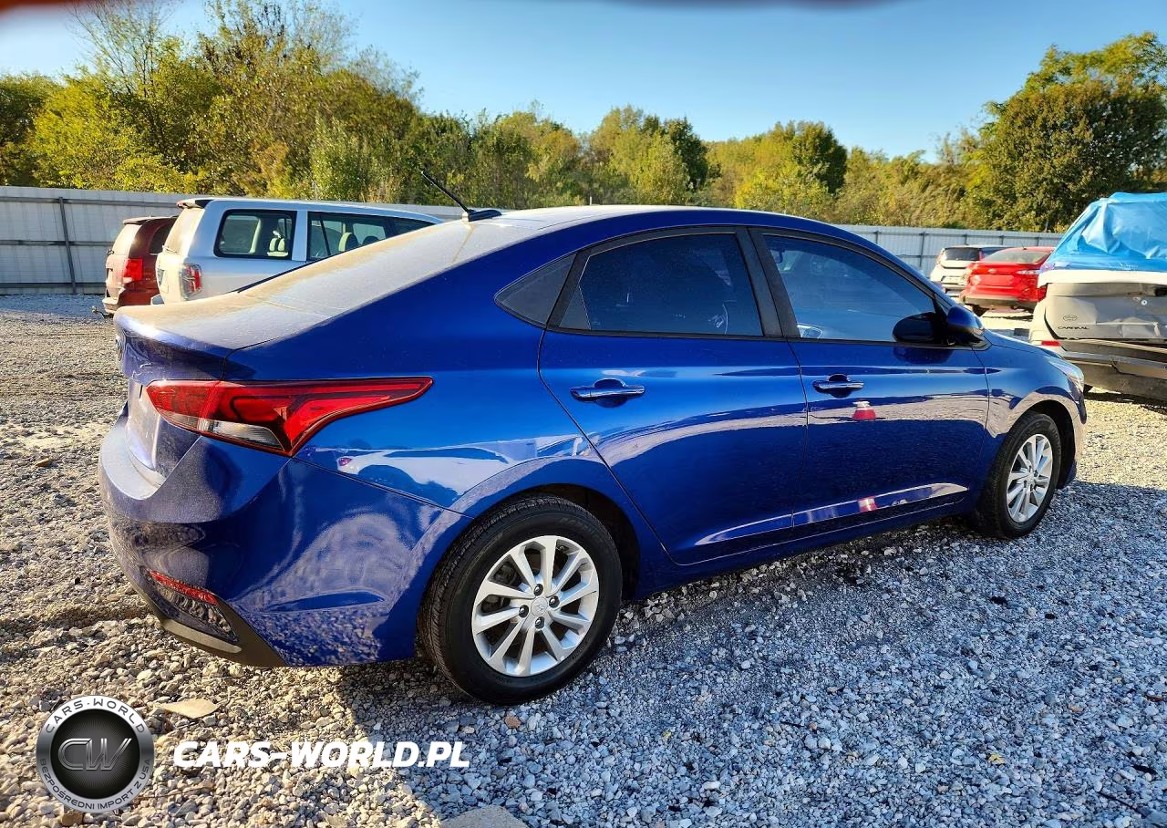 2018 Hyundai Accent Sel VIN:3KPC24A32JE018399 - 3
