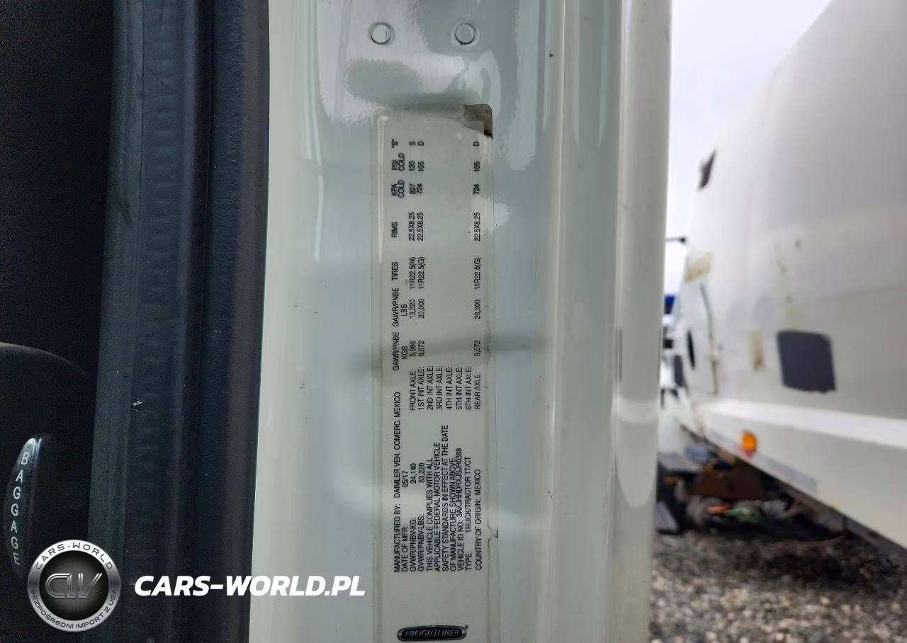 2018 Freightliner Cascadia 126 VIN:3AKJHHDRXJSJR0388 - 13