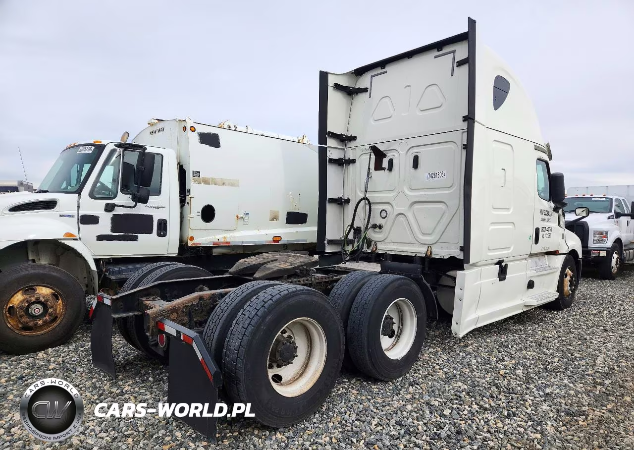 2018 Freightliner Cascadia 126 VIN:3AKJHHDRXJSJR0388 - 3