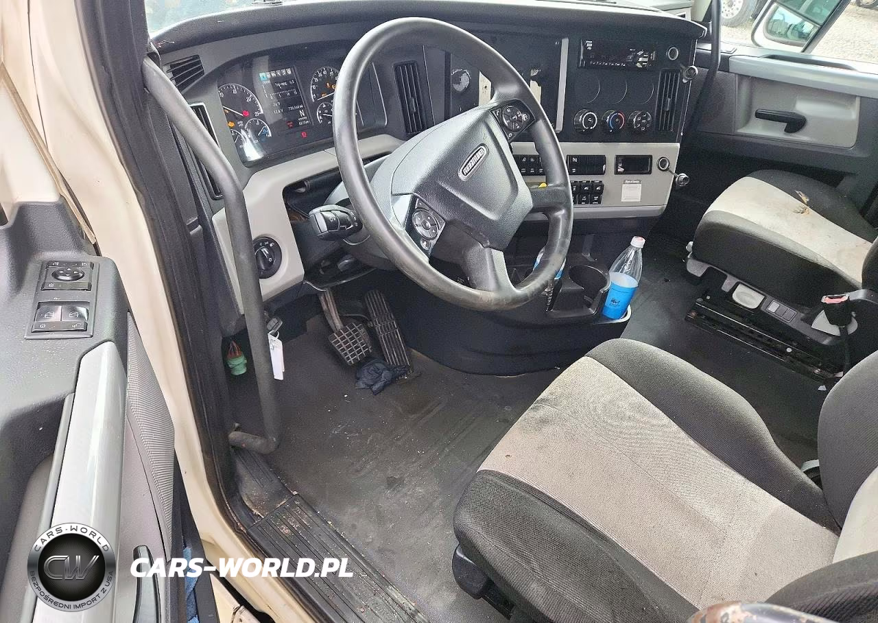 2018 Freightliner Cascadia 126 VIN:3AKJHHDRXJSJR0388 - 8