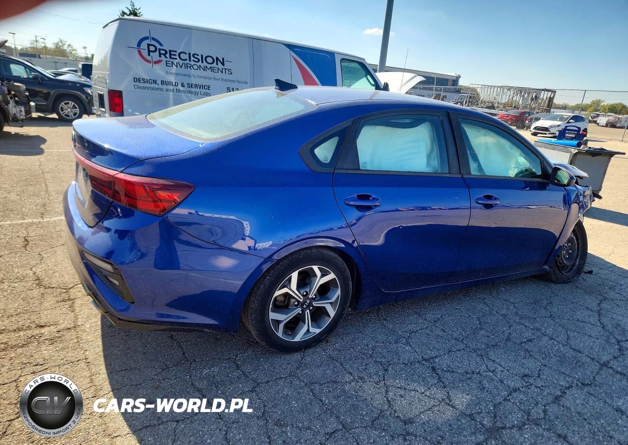 2019 Kia Forte Lxs VIN:3KPF24AD2KE136153 - 3