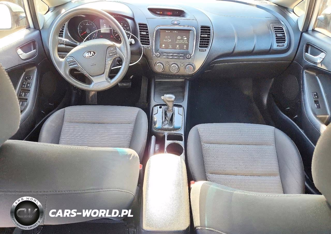 2018 Kia Forte Lx VIN:3KPFL4A70JE238637 - 8