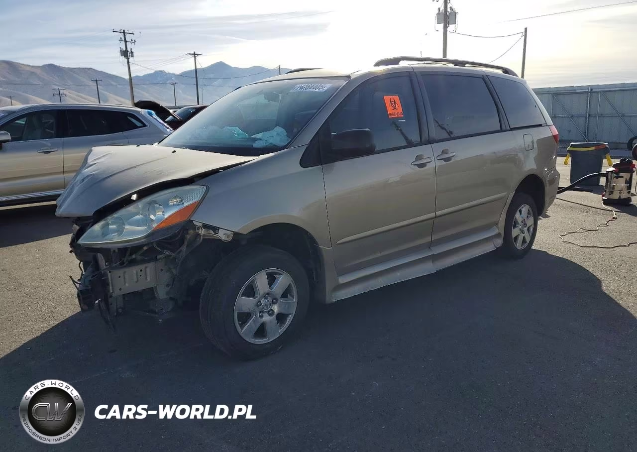 2010 Toyota Sienna Le 8 Passenger