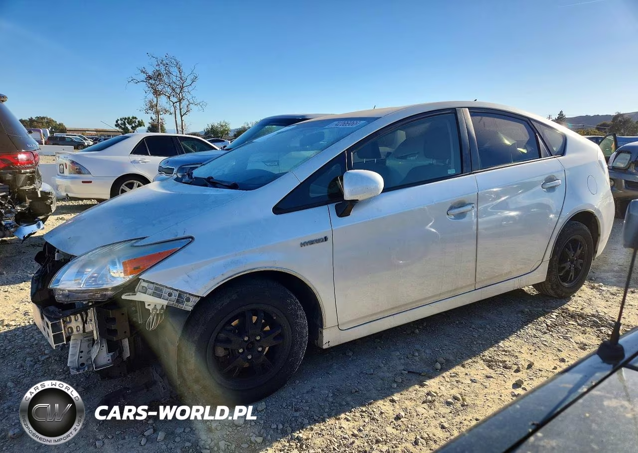 2015 Toyota Prius Two – zdjęcie 1 z 13