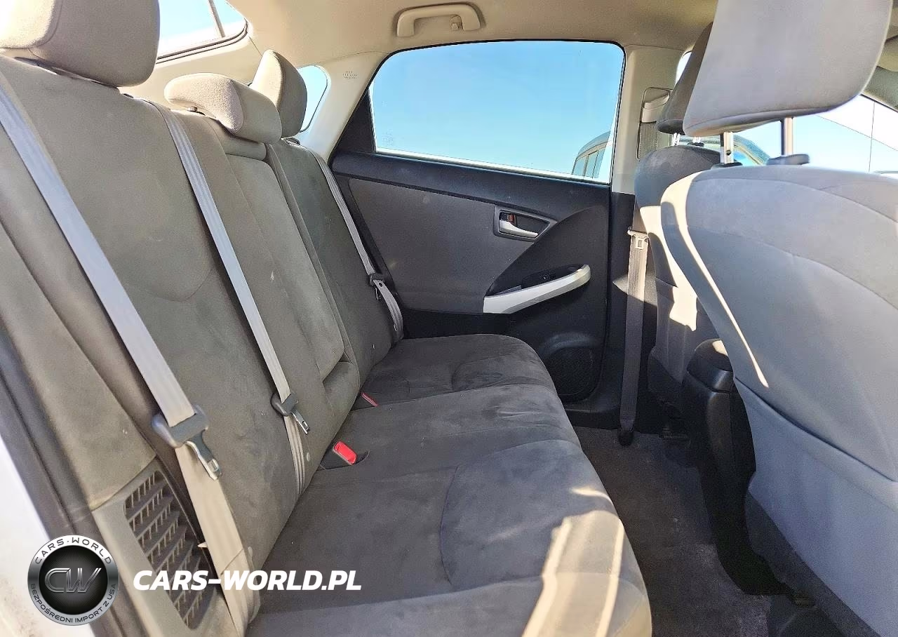 2015 Toyota Prius Two VIN:JTDKN3DU5F0474799 - 10