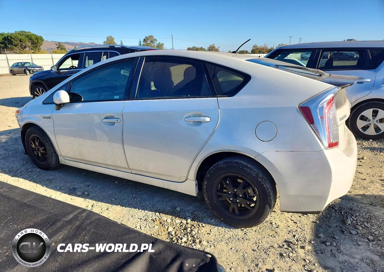 2015 Toyota Prius Two VIN:JTDKN3DU5F0474799 - 2