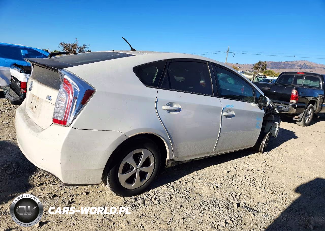 2015 Toyota Prius Two VIN:JTDKN3DU5F0474799 - 3