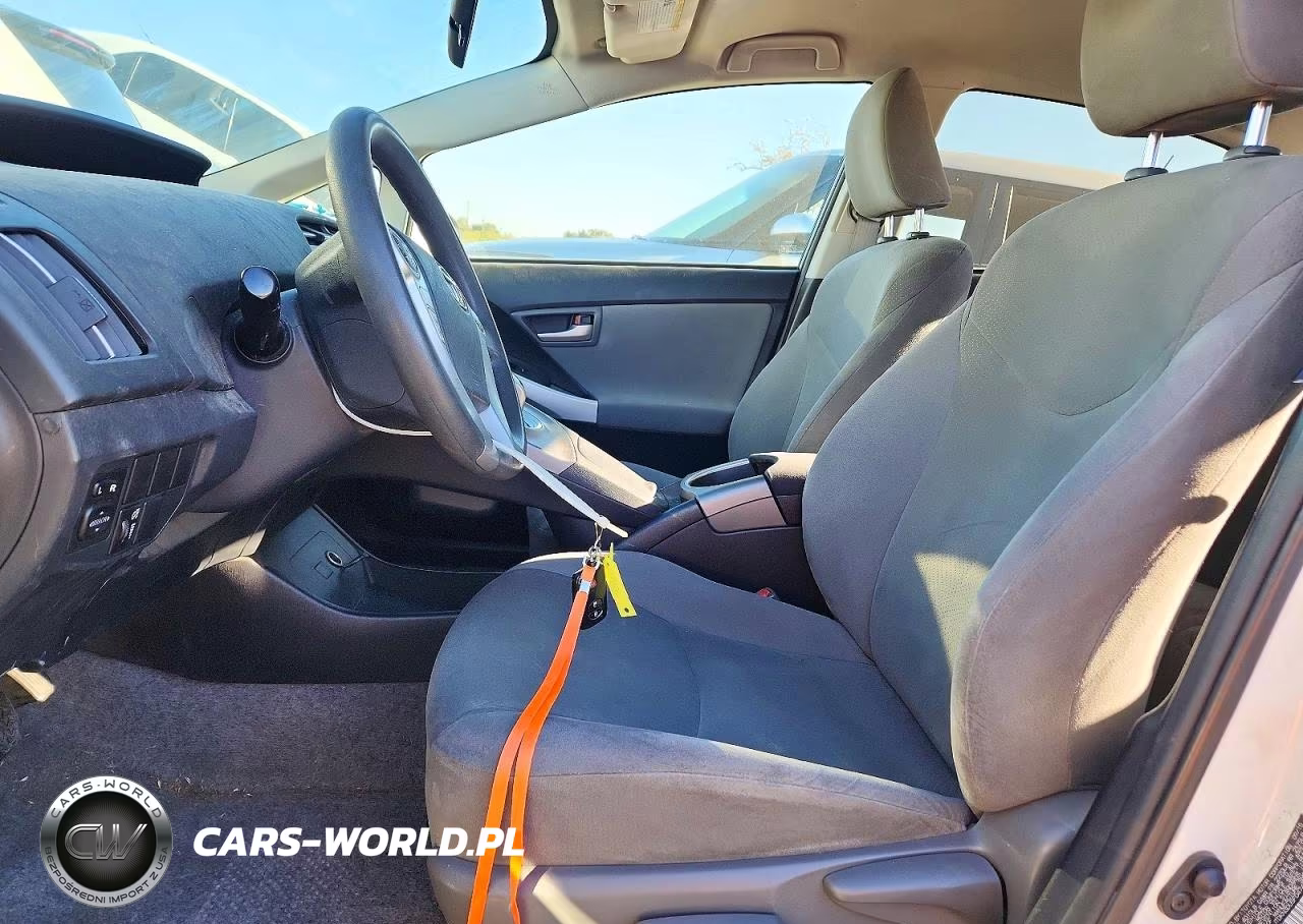 2015 Toyota Prius Two VIN:JTDKN3DU5F0474799 - 7