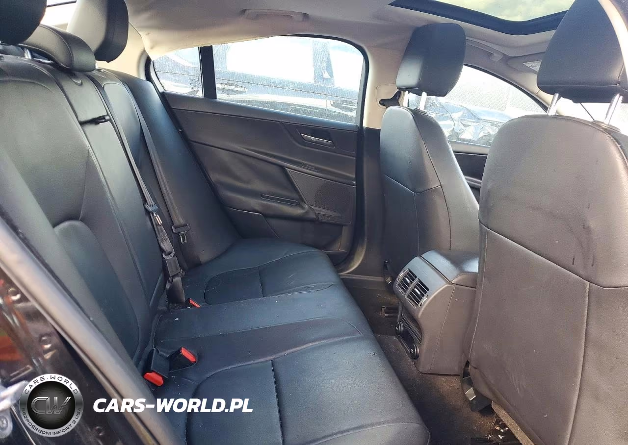 2018 Jaguar Xe Premium VIN:SAJAD4FXXJCP23487 - 10