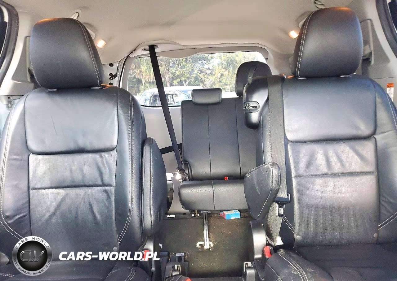 2015 Toyota Sienna Sport VIN:5TDXK3DCXFS640222 - 10