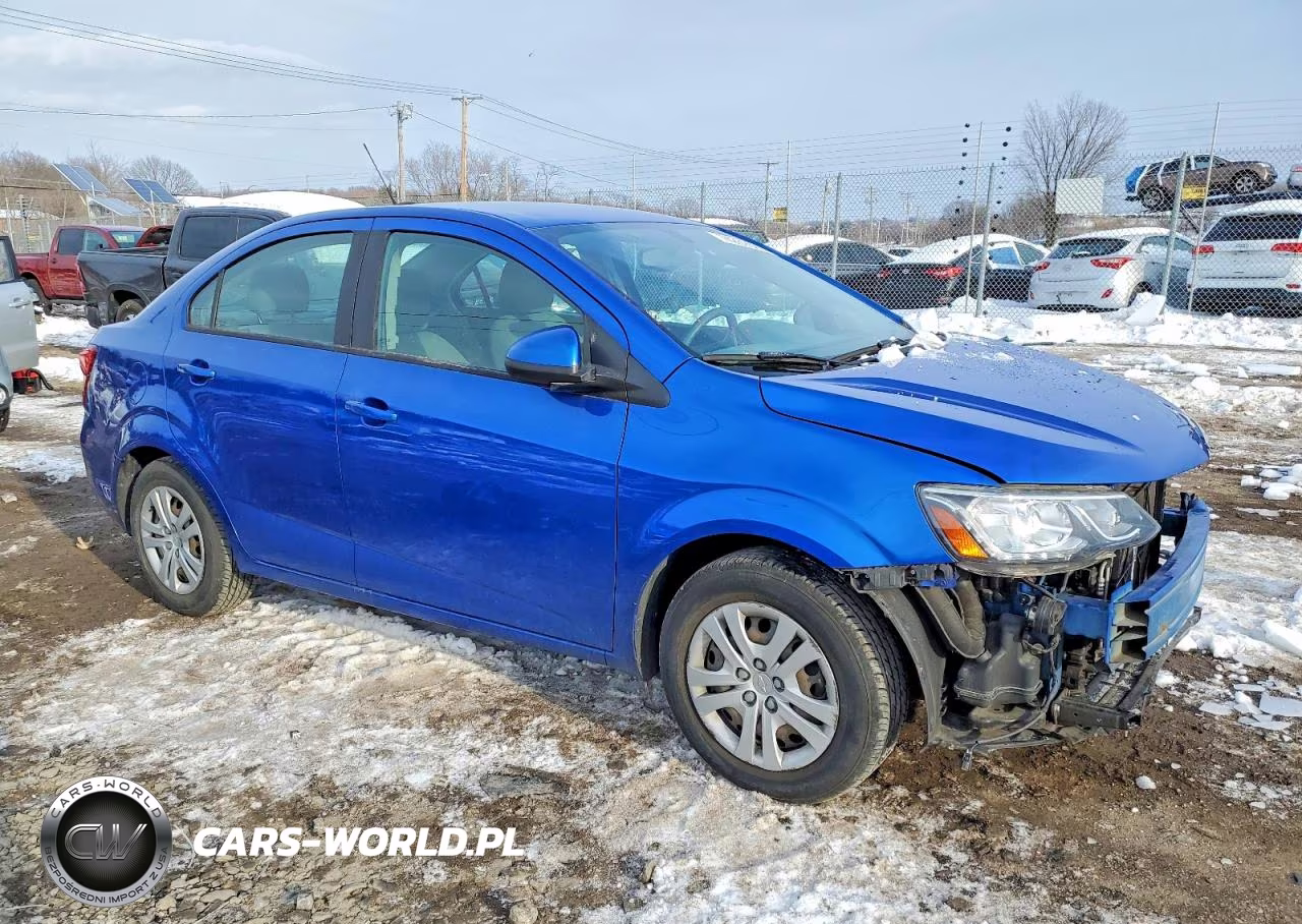 2018 Chevrolet Sonic Ls VIN:1G1JB5SG4J4110722 - 4