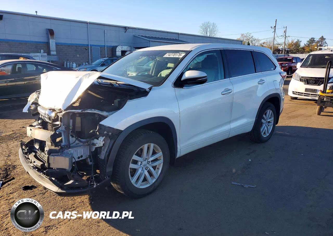 2015 Toyota Highlander Le VIN:5TDBKRFH7FS089849 - 1