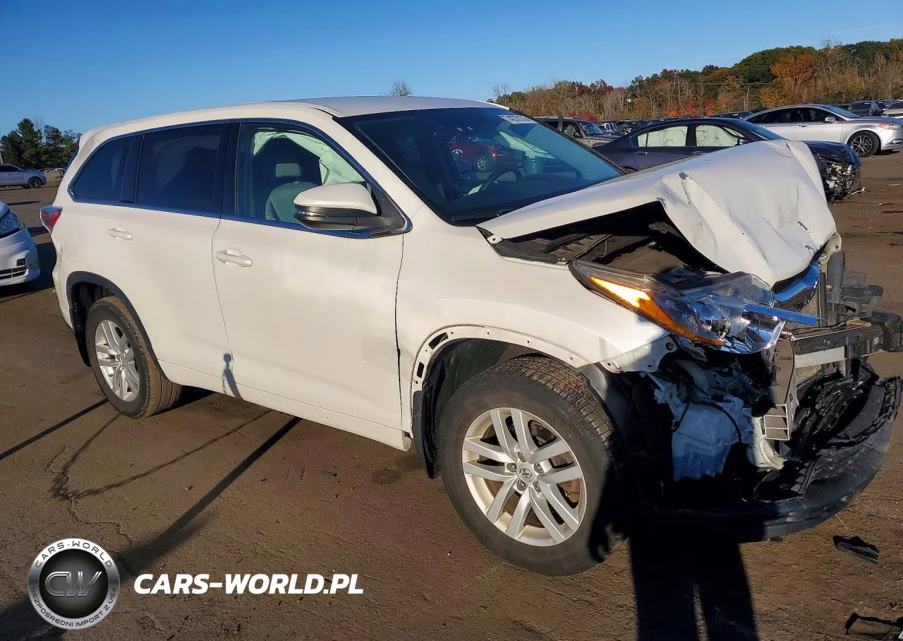 2015 Toyota Highlander Le VIN:5TDBKRFH7FS089849 - 4