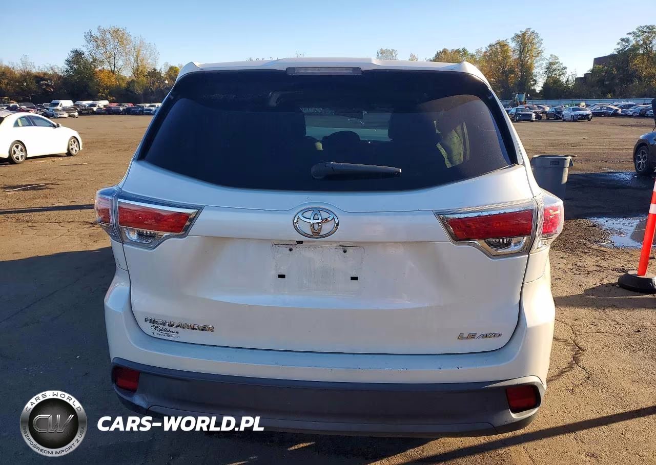2015 Toyota Highlander Le VIN:5TDBKRFH7FS089849 - 6