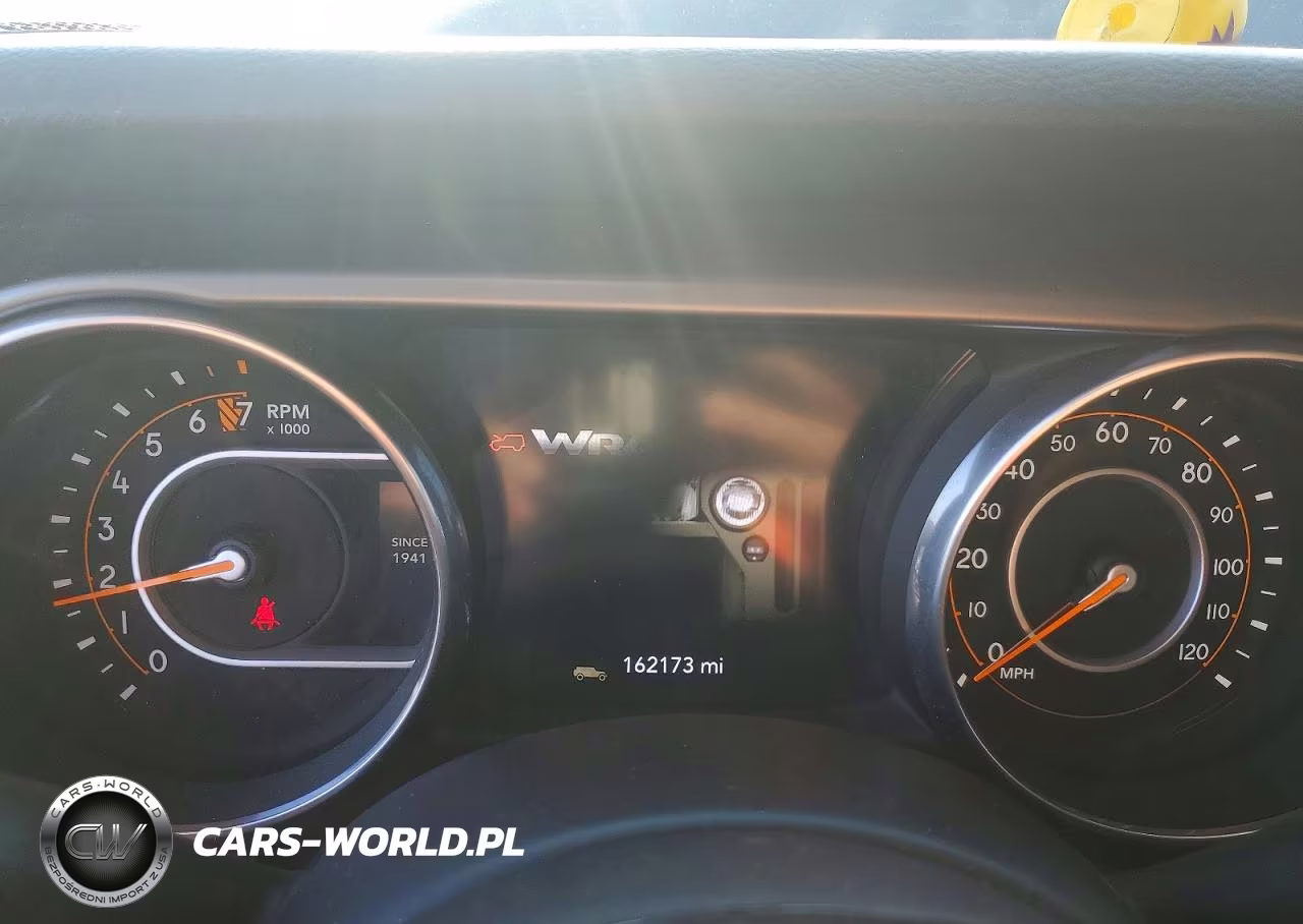 2018 Jeep Wrangler Unlimited Sport VIN:1C4HJXDGXJW155685 - 9