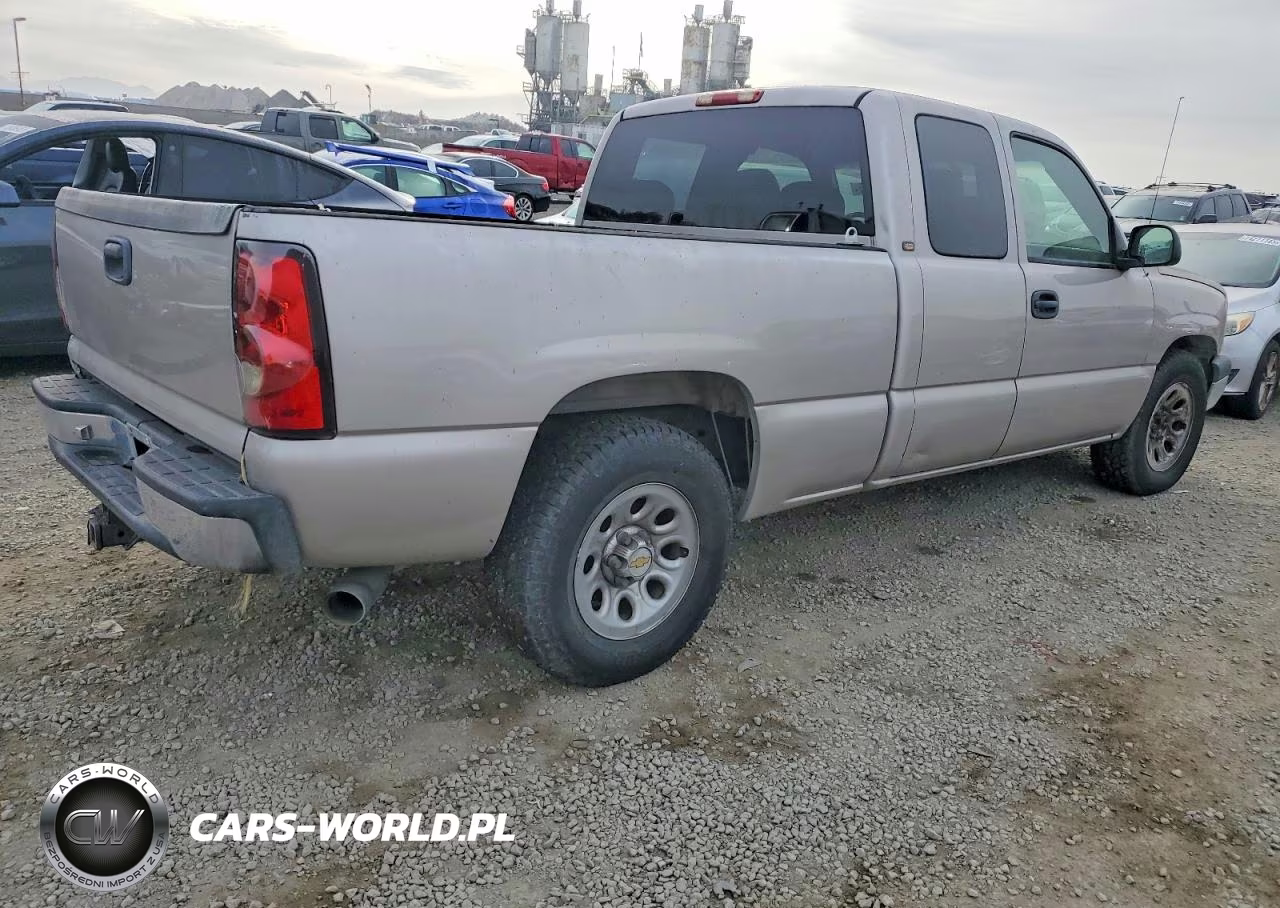 2005 Chevrolet Silverado C1500 VIN:1GCEC19X45Z271309 - 3