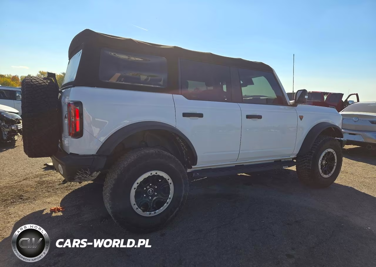 2021 Ford Bronco Base VIN:1FMEE5DP2MLA98119 - 3