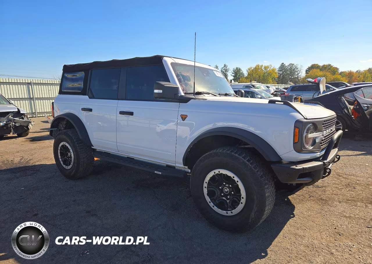 2021 Ford Bronco Base VIN:1FMEE5DP2MLA98119 - 4