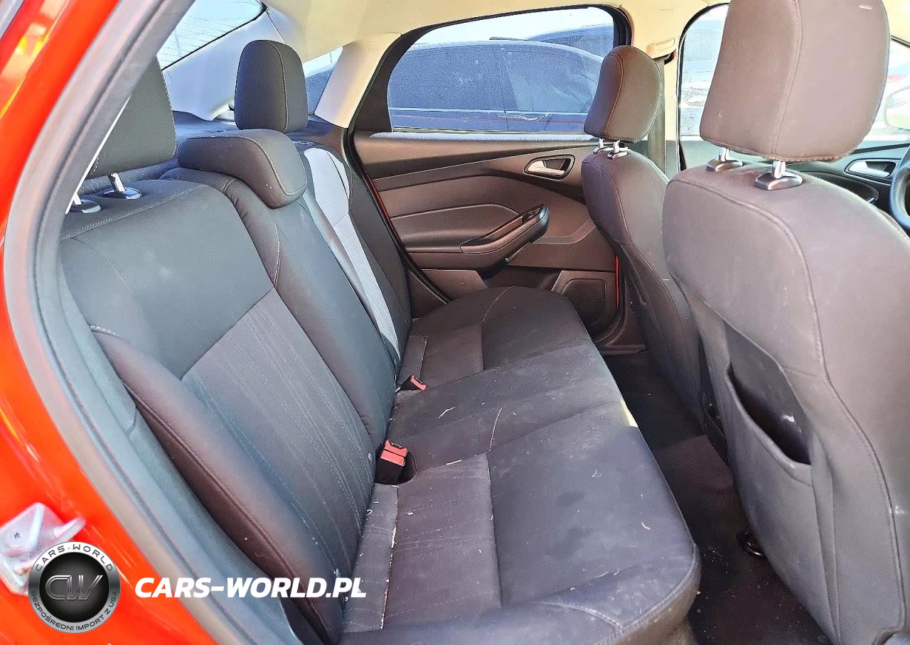 2016 Ford Focus Se VIN:1FADP3F2XGL309951 - 10