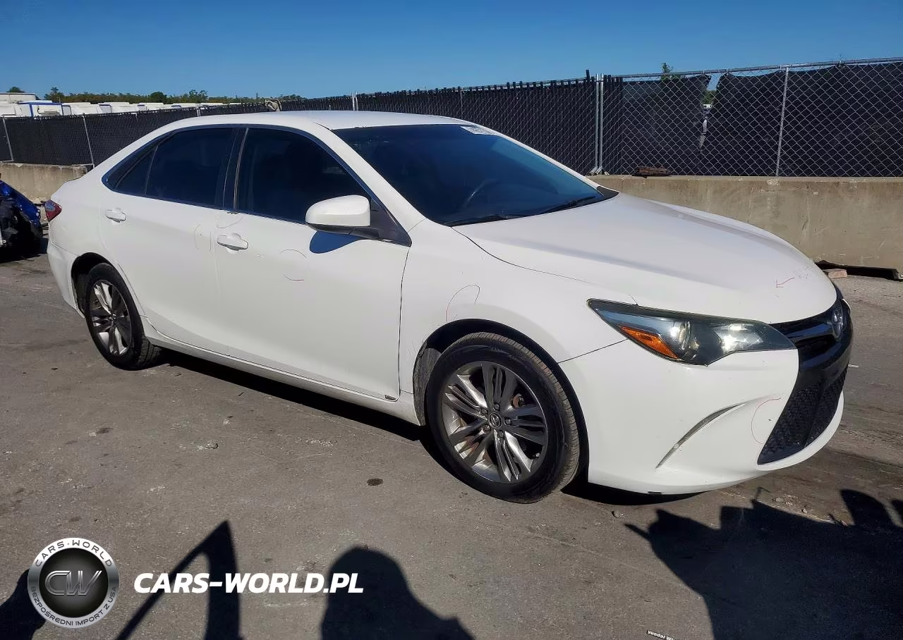 2015 Toyota Camry Se VIN:4T1BF1FK5FU033675 - 4