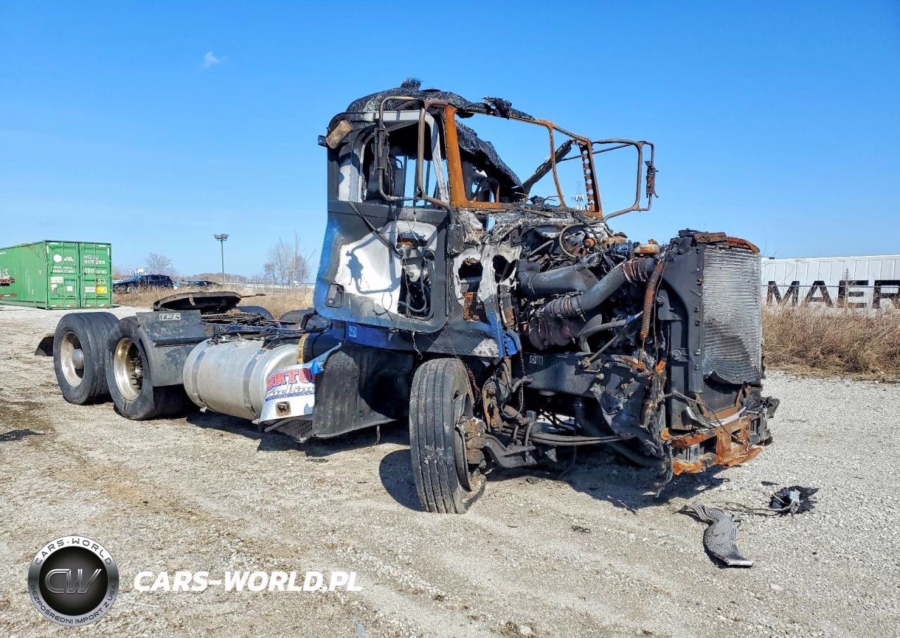 2013 Peterbilt 386 Semi Truck
