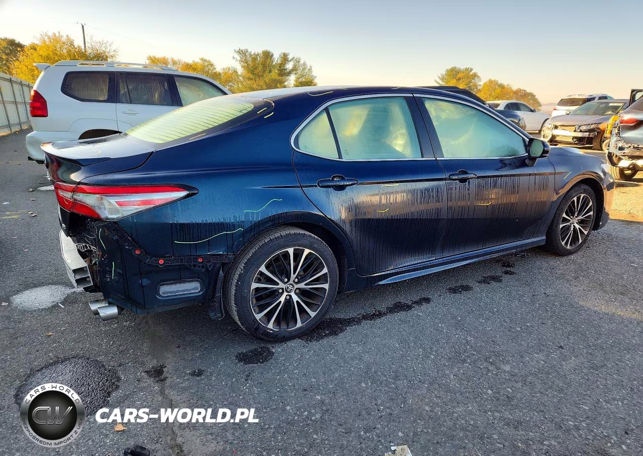 2018 Toyota Camry Se VIN:4T1B11HK1JU668672 - 3