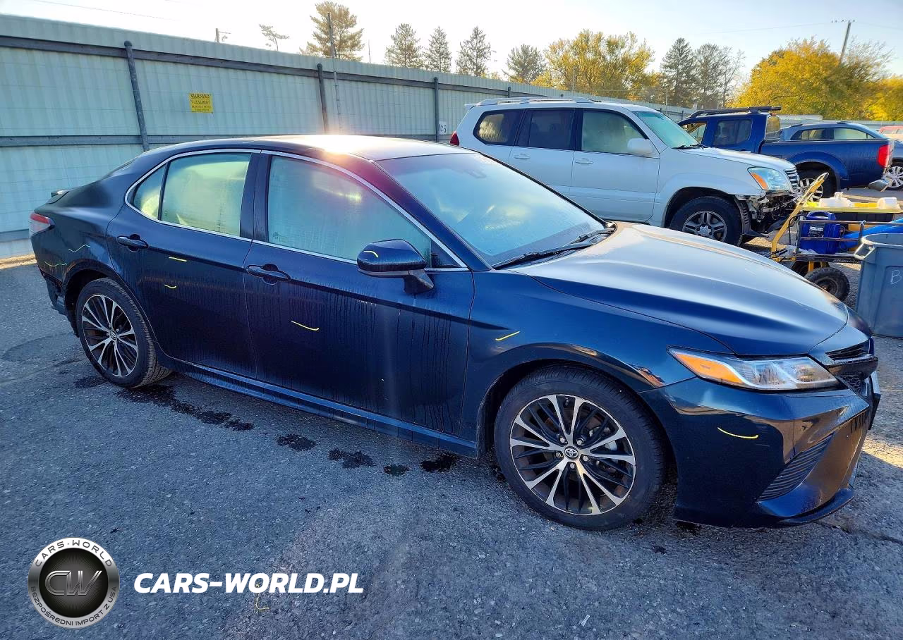 2018 Toyota Camry Se VIN:4T1B11HK1JU668672 - 4