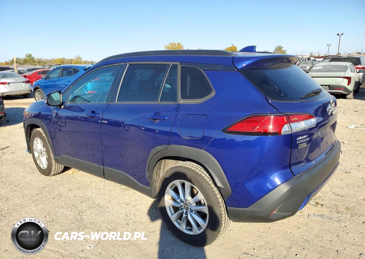 2022 Toyota Corolla Cross Le VIN:7MUCAABG0NV033570 - 2