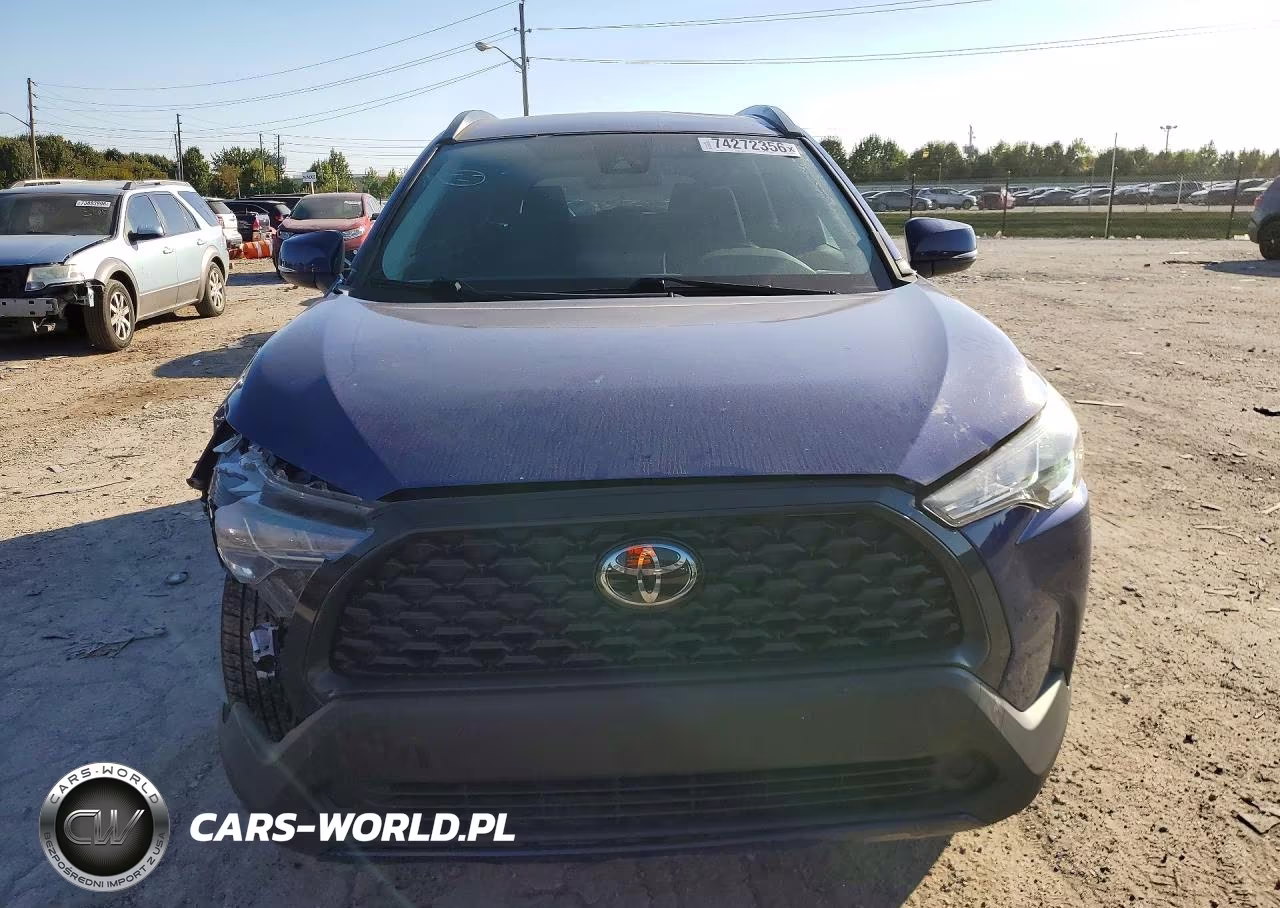 2022 Toyota Corolla Cross Le VIN:7MUCAABG0NV033570 - 5