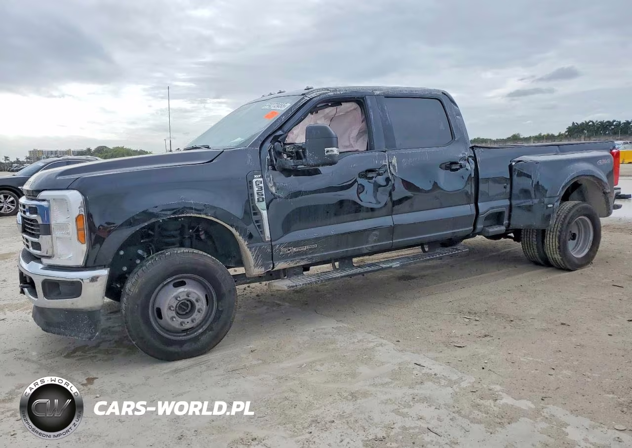 2025 Ford F350 Super Duty – zdjęcie 1 z 12