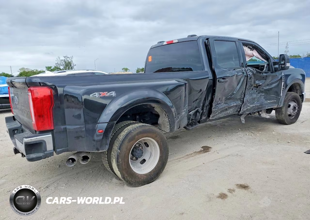 2025 Ford F350 Super Duty VIN:1FT8W3DT6SEC73750 - 3