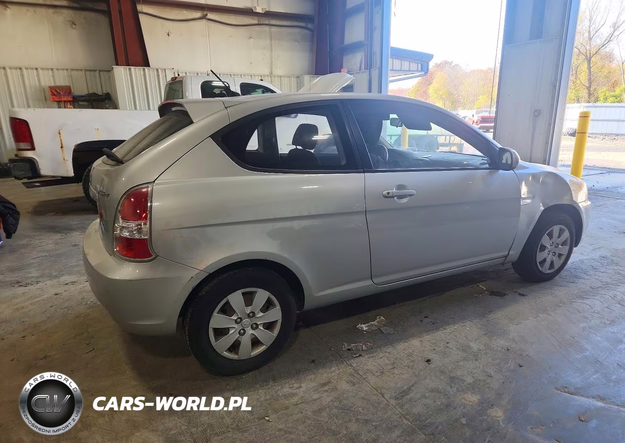 2010 Hyundai Accent Gs VIN:KMHCM3AC1AU167260 - 3