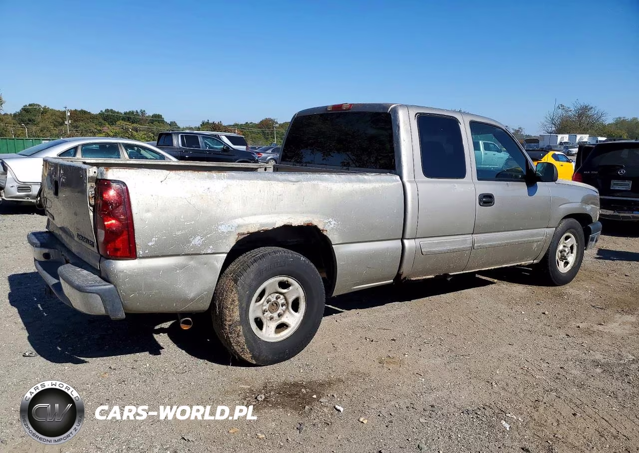 2003 Chevrolet Silverado C1500 VIN:2GCEC19T731157095 - 3