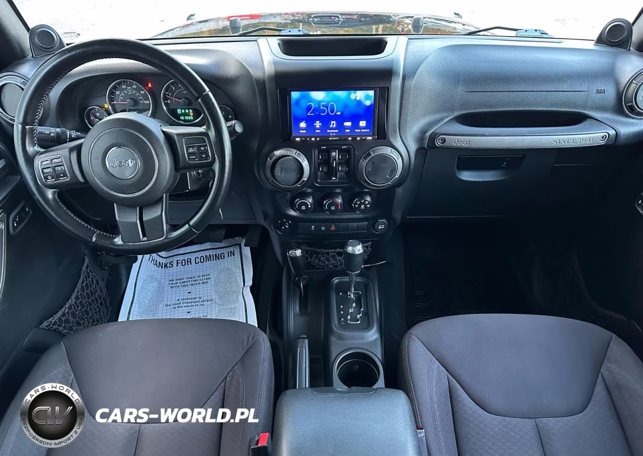 2013 Jeep Wrangler Unlimited Sport VIN:1C4BJWDG5DL589860 - 3