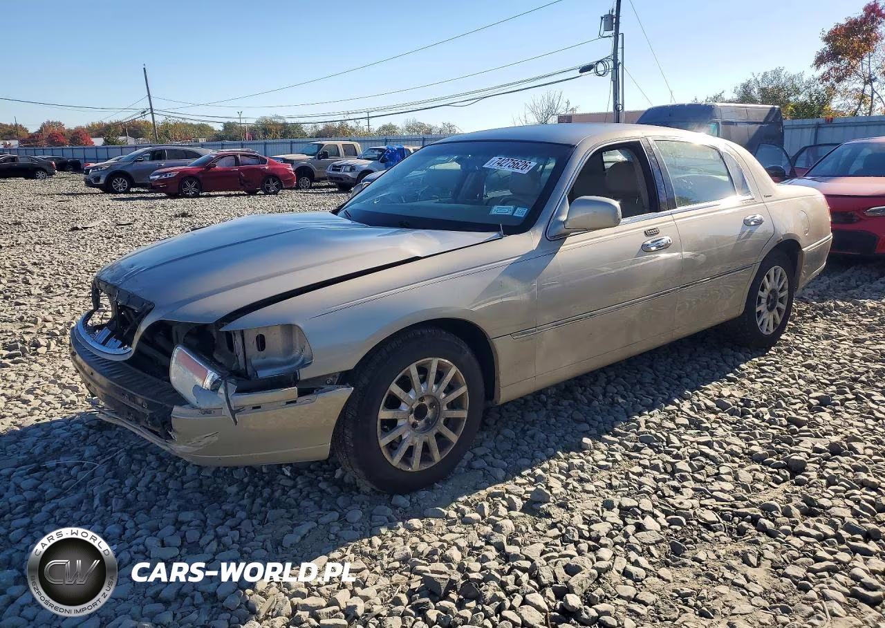 2006 Lincoln Town Car Signature