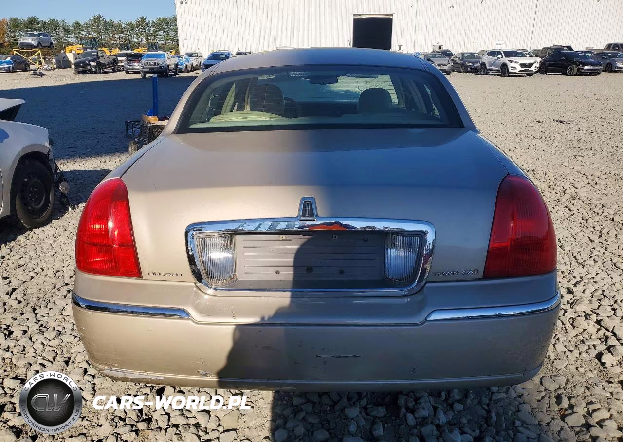 2006 Lincoln Town Car Signature VIN:1LNHM81W16Y617762 - 6