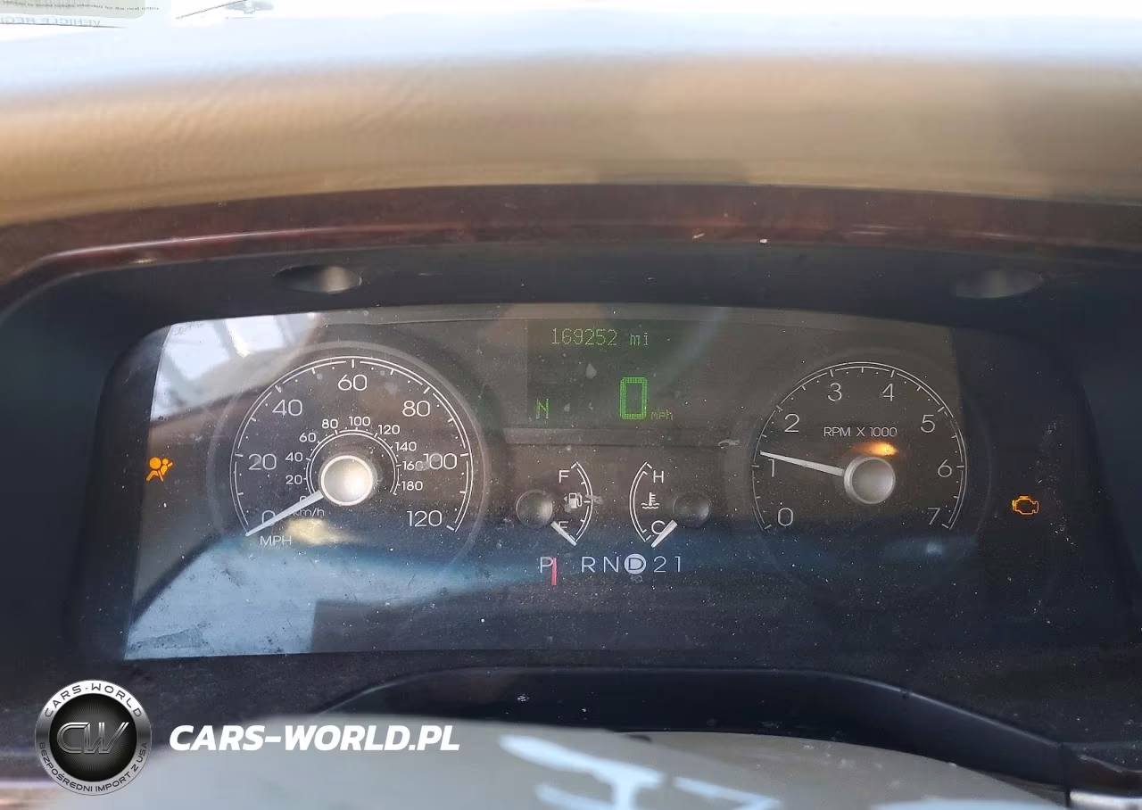 2006 Lincoln Town Car Signature VIN:1LNHM81W16Y617762 - 9