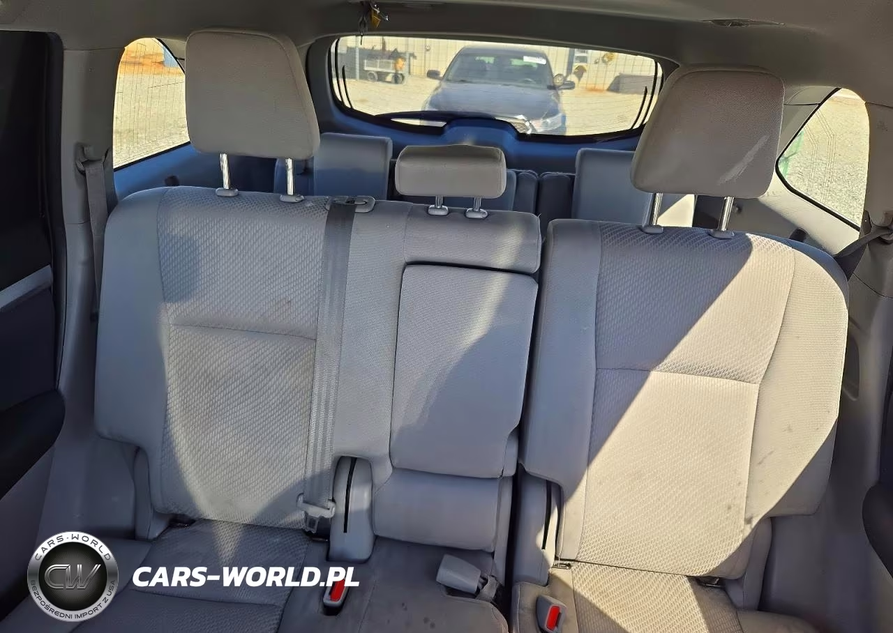 2019 Toyota Highlander Le VIN:5TDZARFH1KS055109 - 10
