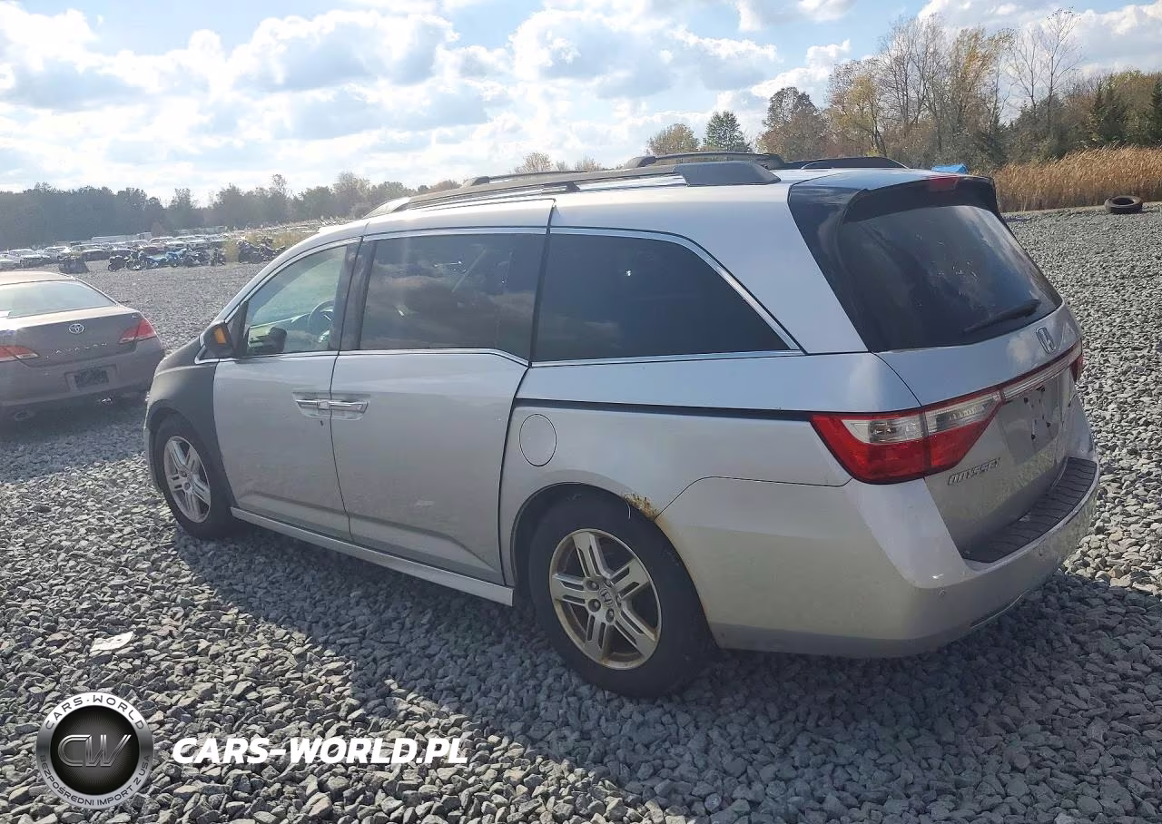 2011 Honda Odyssey Touring VIN:5FNRL5H91BB014878 - 4
