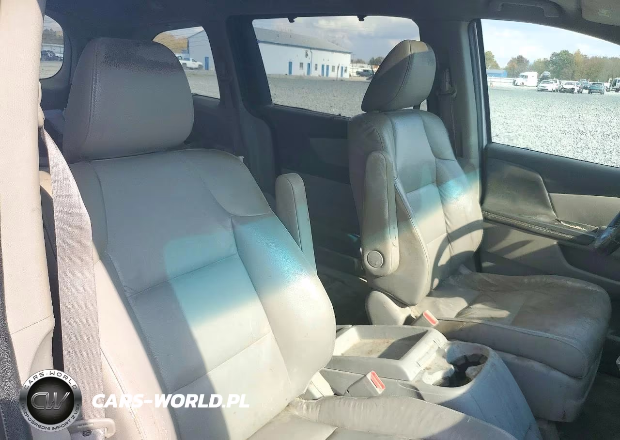 2011 Honda Odyssey Touring VIN:5FNRL5H91BB014878 - 6