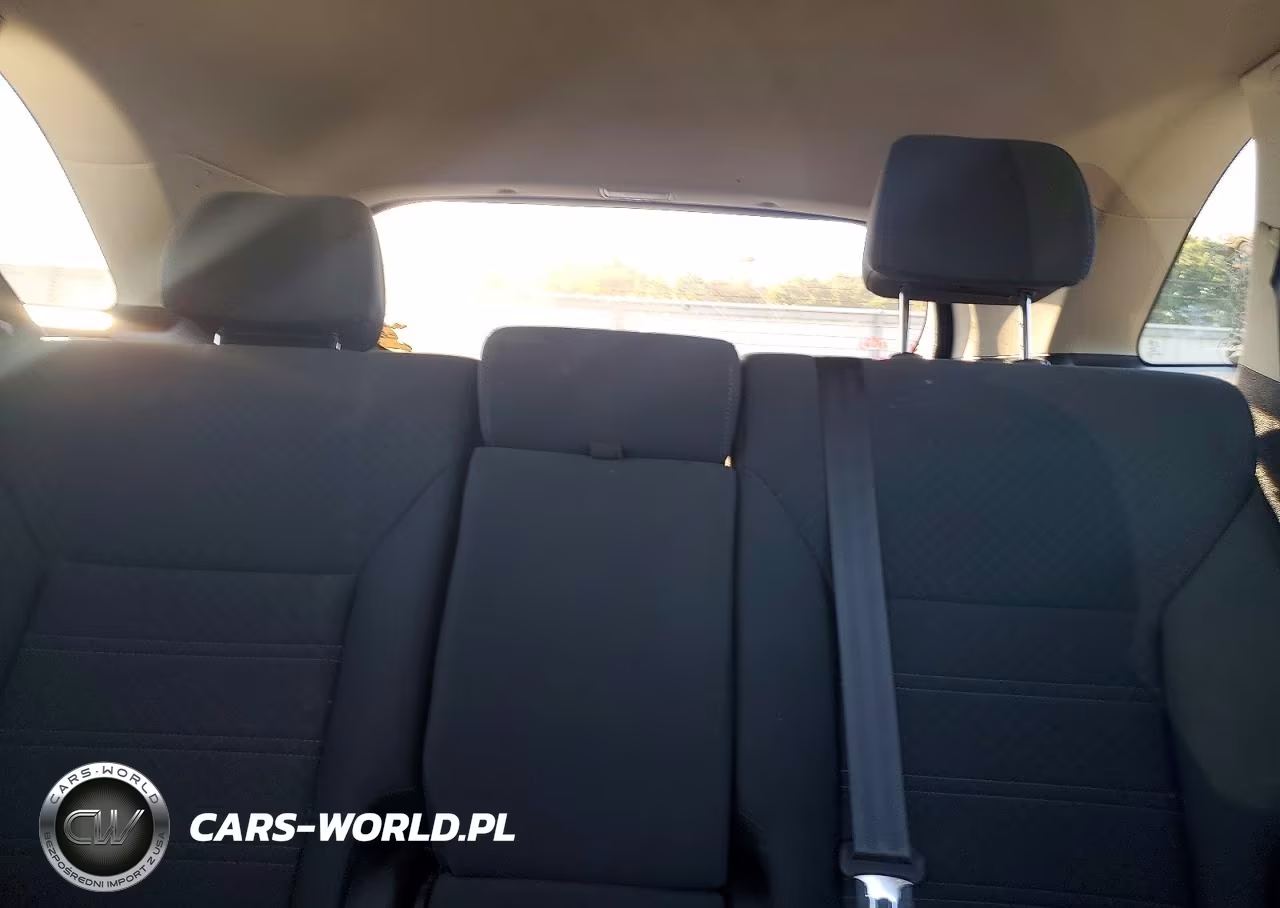2018 Kia Sorento Lx VIN:5XYPG4A39JG371910 - 10