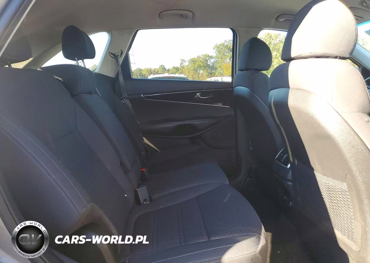 2018 Kia Sorento Lx VIN:5XYPG4A39JG371910 - 11
