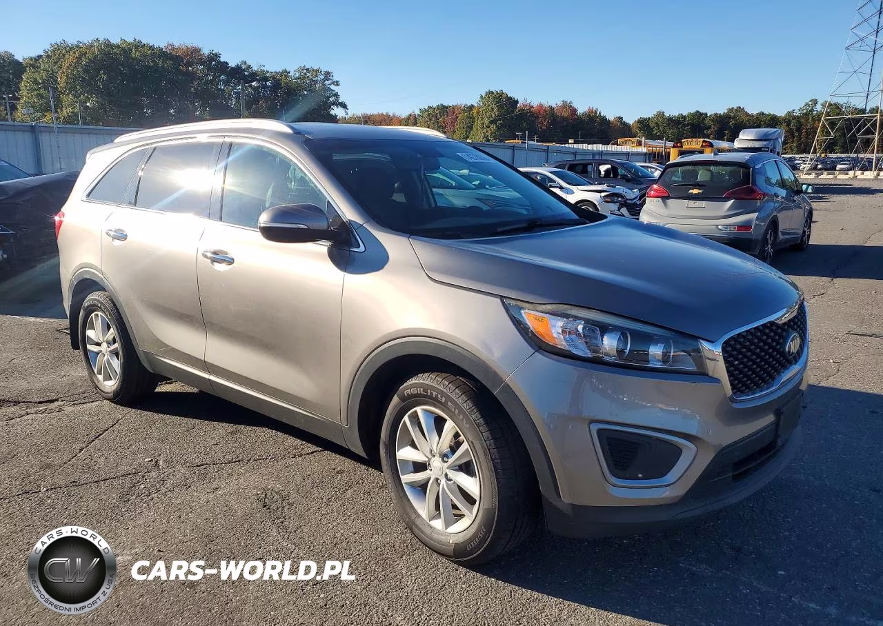 2018 Kia Sorento Lx VIN:5XYPG4A39JG371910 - 4