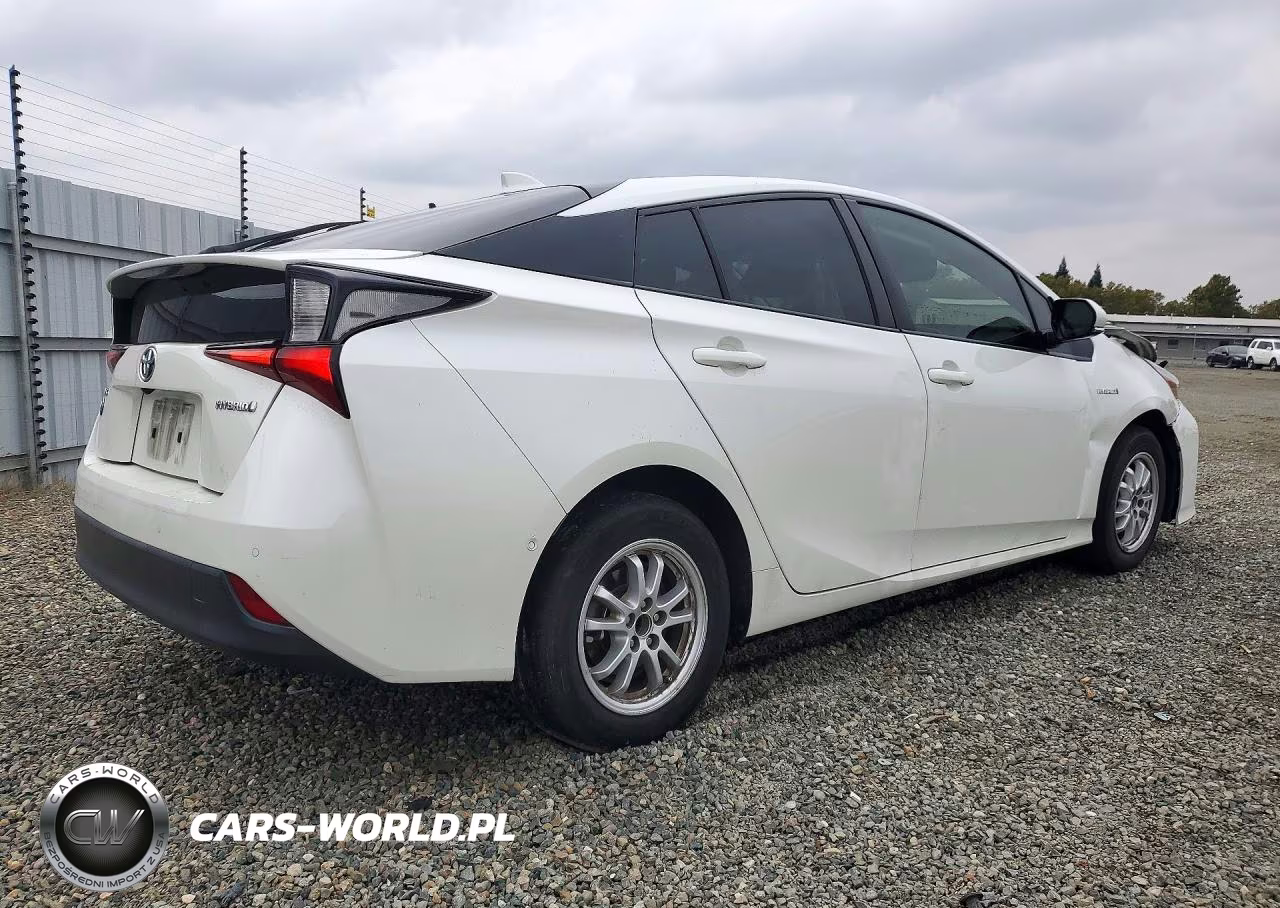 2020 Toyota Prius Le VIN:JTDKARFU9L3111329 - 3