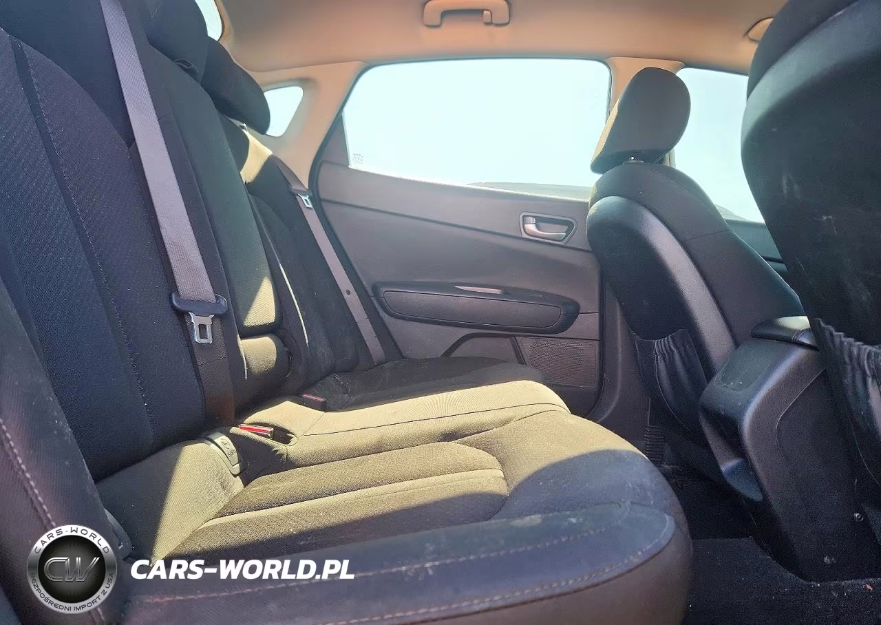 2018 Kia Optima Lx VIN:KNAGT4L31J5232322 - 10