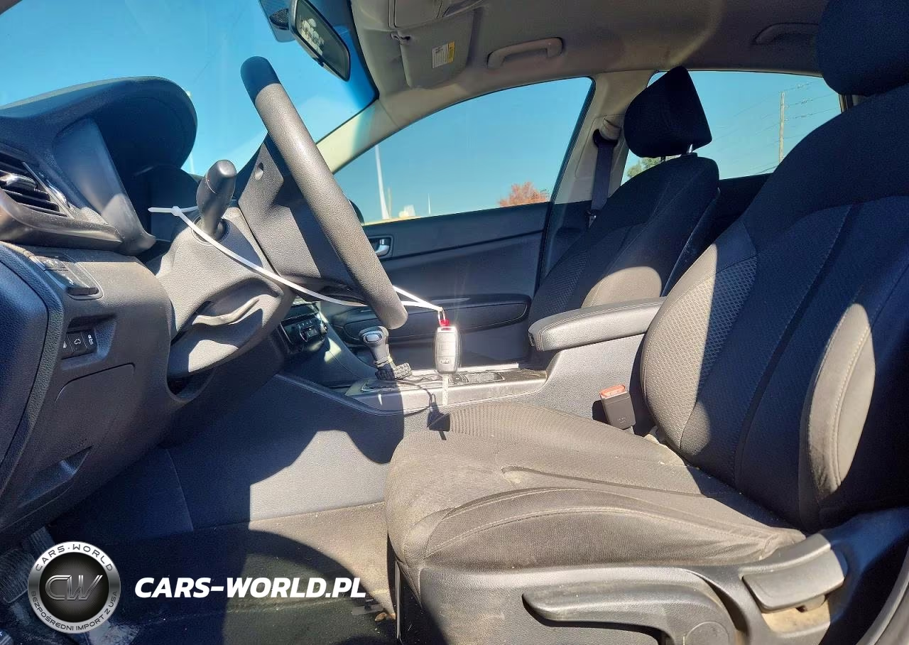 2018 Kia Optima Lx VIN:KNAGT4L31J5232322 - 7