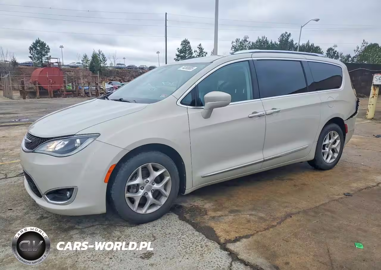 2017 Chrysler Pacifica Touring L Plus