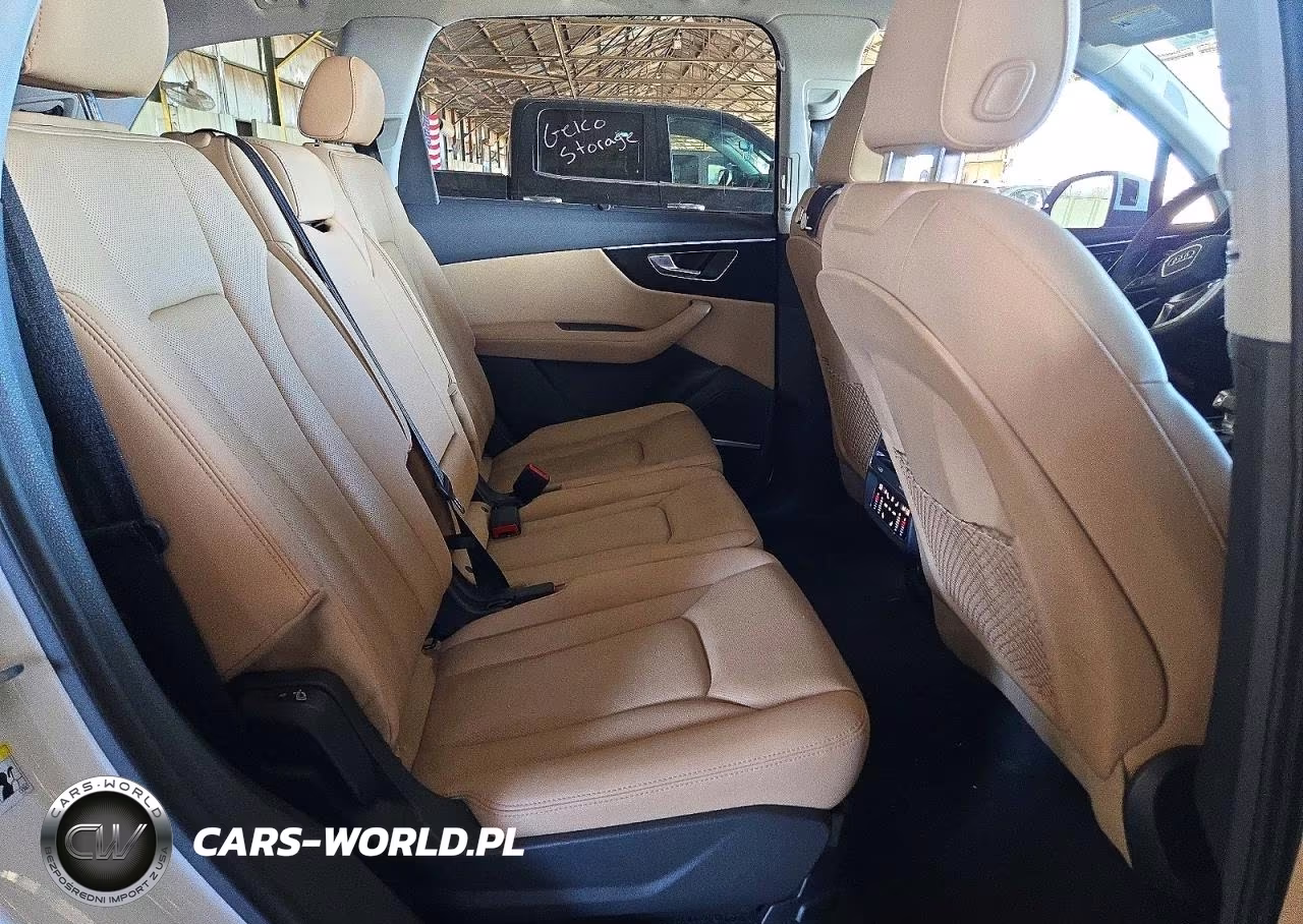 2022 Audi Q7 Premium Plus VIN:WA1LXBF75ND008727 - 11