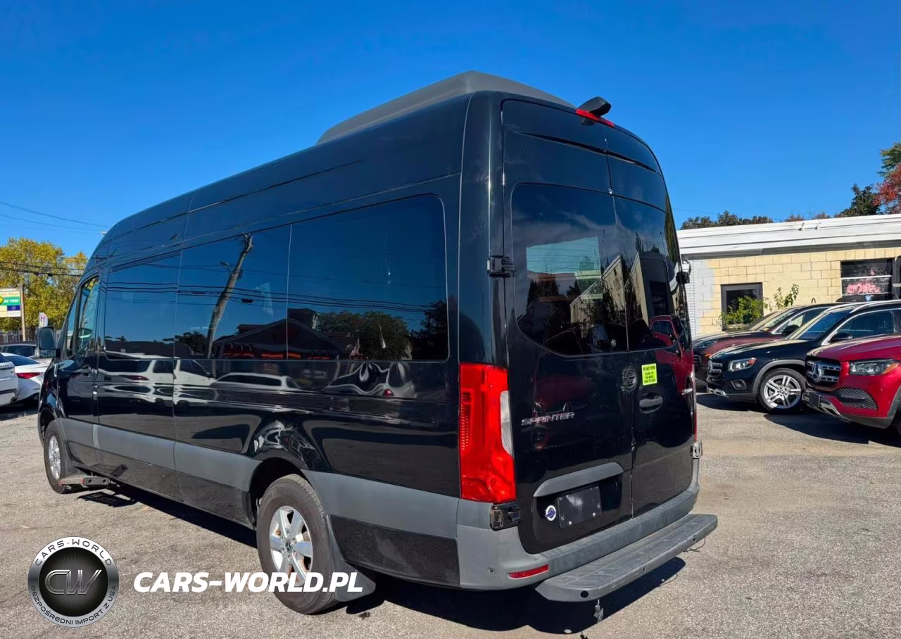 2024 Mercedes-Benz Sprinter 2500 VIN:W1Z4KGHY6RT162426 - 3